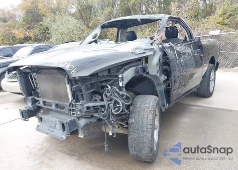 2019 Ram 1500 Classic Express Regular Cab 4X2 6'4 Box z USA, uszkodzony, nr VIN 3C6JR6ATXKG500694